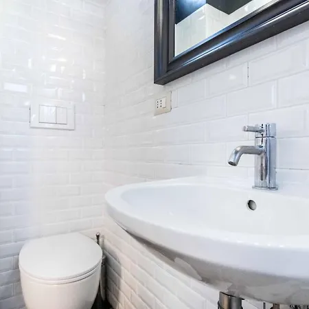 Tirso 9 - Con Posto Auto アパート ミラノ